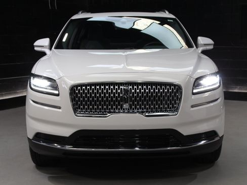 Used 2023 Lincoln Nautilus Reserve FWD image 7
