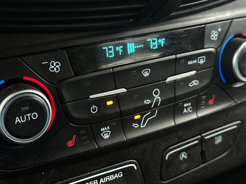 Used 2019 Ford Escape SE image 17