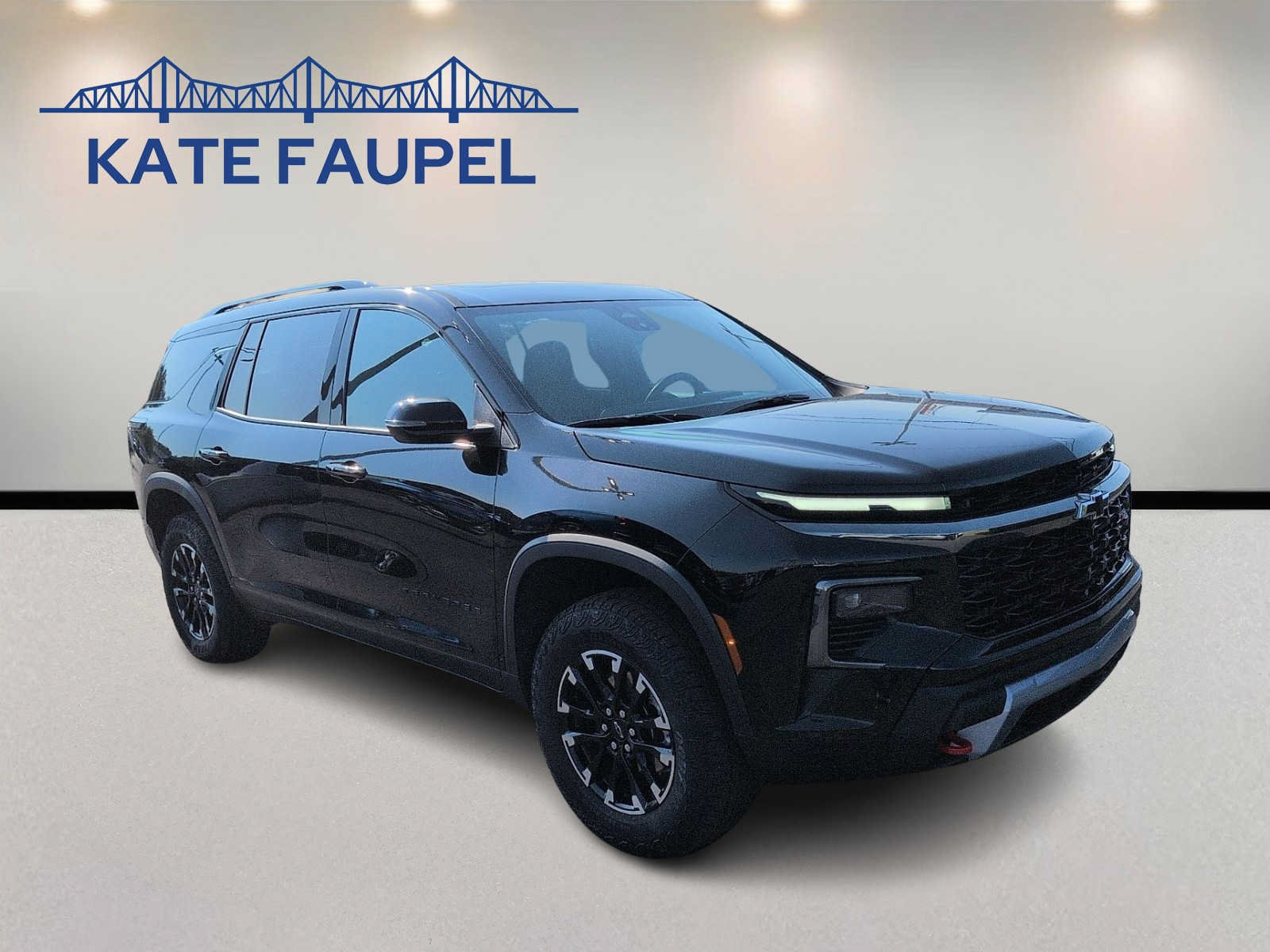 Used 2026 Chevrolet Traverse Z71 w/ LPO, Floor Liner Package AWD/4WD image 1