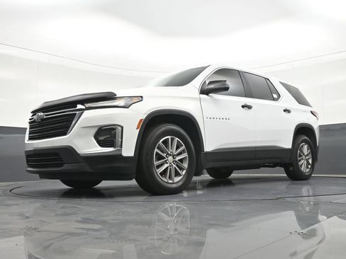 Used 2023 Chevrolet Traverse LS FWD image 24