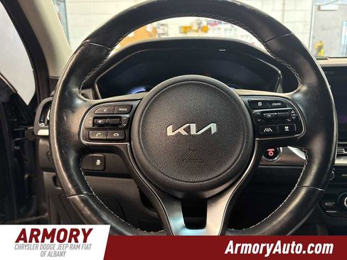 Used 2022 Kia Niro EX w/ Cold Weather Package image 13