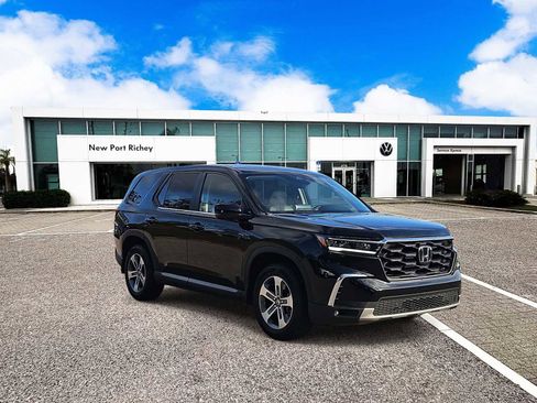 Used 2025 Honda Pilot EX-L image 2