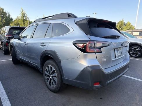 Used 2024 Subaru Outback Premium AWD/4WD image 3