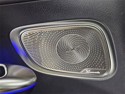 Used 2025 Mercedes-Benz GLC 300 4MATIC image 33