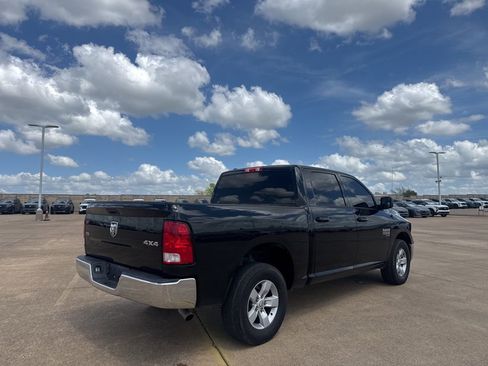 Used 2021 RAM 1500 Classic SLT image 24