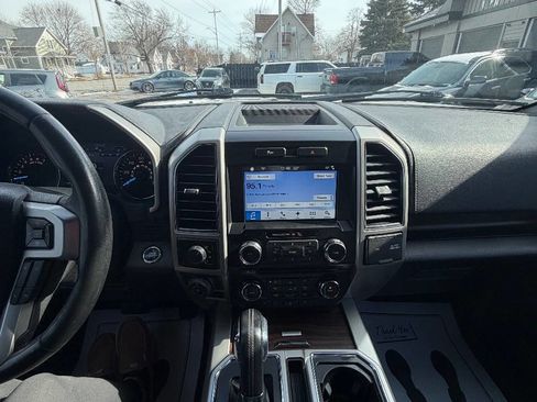 Used 2017 Ford F150 Lariat image 30