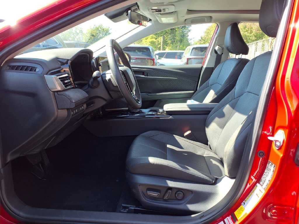 Used 2026 Toyota Camry XLE FWD image 11