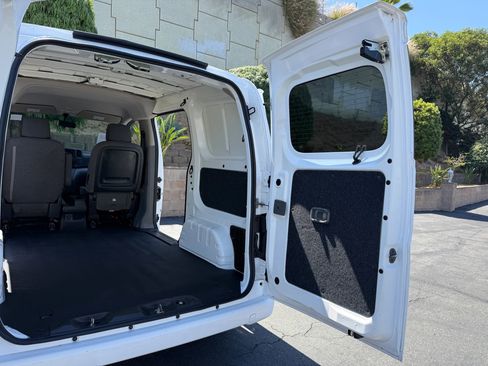 Used 2020 Nissan NV200 SV w/ Back Door Glass Package FWD image 28