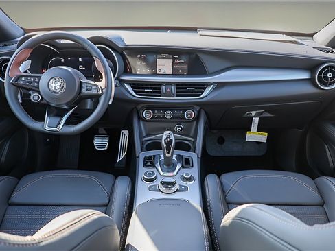 New 2025 Alfa Romeo Stelvio Sprint image 8