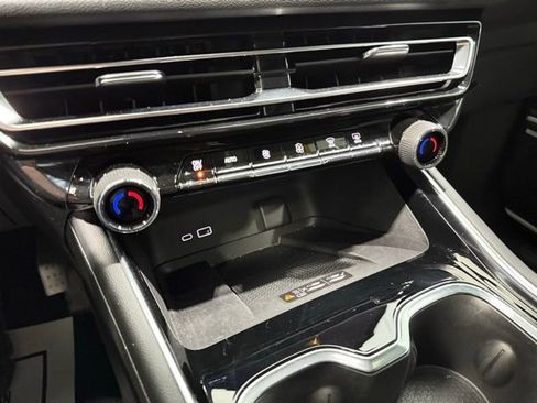 Used 2024 Chevrolet Traverse RS image 26