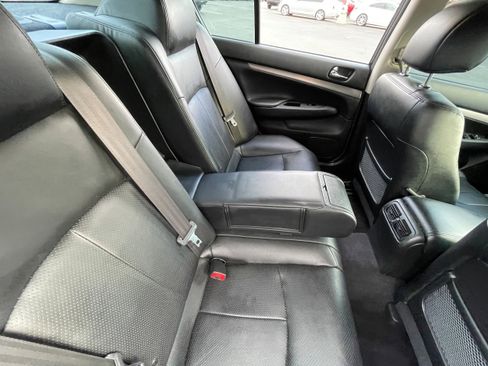 Used 2011 INFINITI G37 w/ Sport Appearance Package image 22