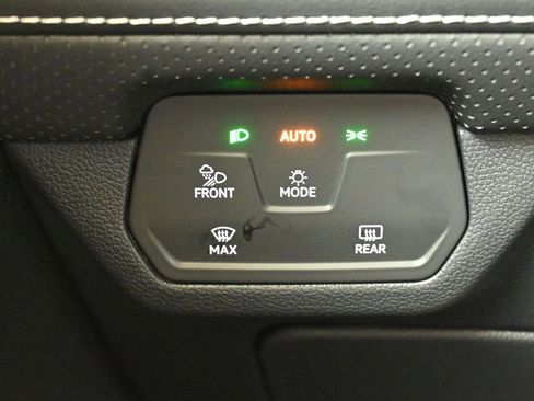 New 2026 Volkswagen Atlas Cross Sport SEL Premium R-Line image 24