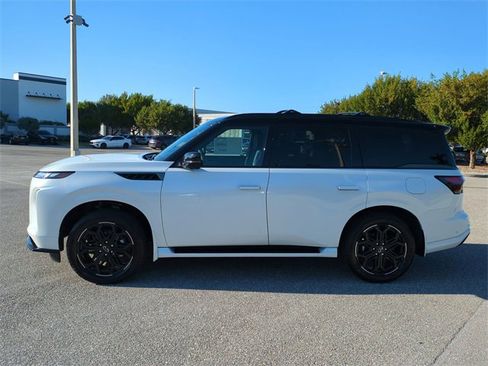 New 2026 INFINITI QX80 4WD image 7