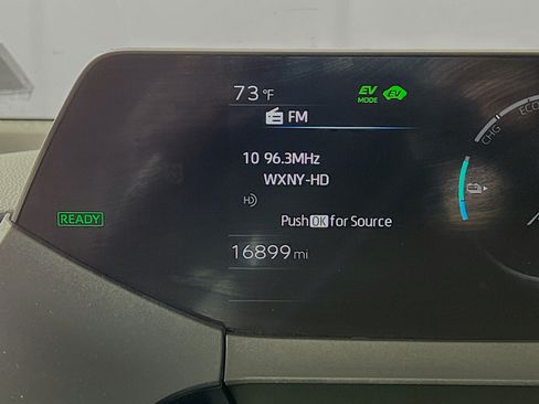 Used 2026 Toyota Prius Plug-In Hybrid FWD image 13