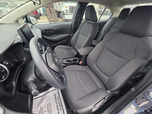 Used 2022 Toyota Corolla LE image 16