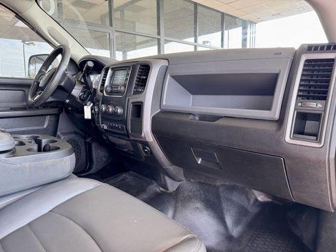 Used 2018 RAM 2500 Tradesman w/ Chrome Appearance Group image 15