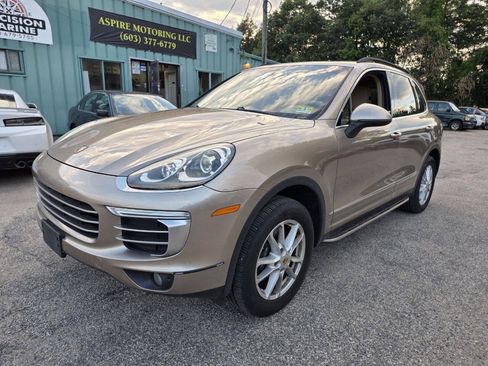 Used 2016 Porsche Cayenne AWD/4WD image 3