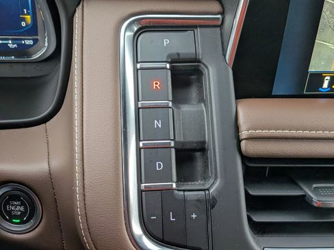 Certified 2022 Chevrolet Suburban High Country w/ Max Trailering Package image 31