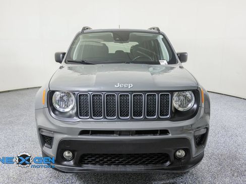 Used 2022 Jeep Renegade Latitude w/ Convenience Group AWD/4WD image 2
