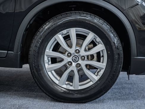 Used 2020 Nissan Rogue SV FWD image 17