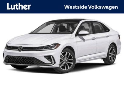 Used 2025 Volkswagen Jetta SE w/ Sunroof Package