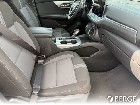Used 2025 Chevrolet Blazer LT FWD image 13