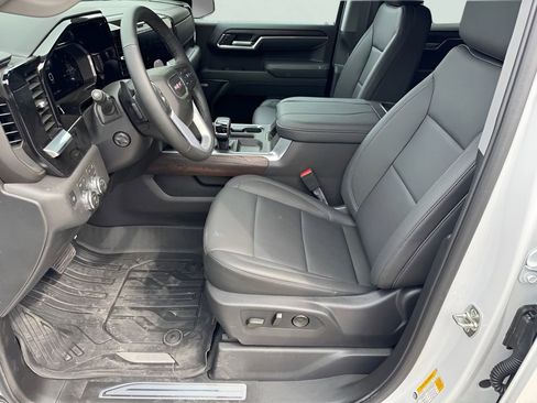 New 2026 GMC Sierra 1500 SLT AWD/4WD image 9