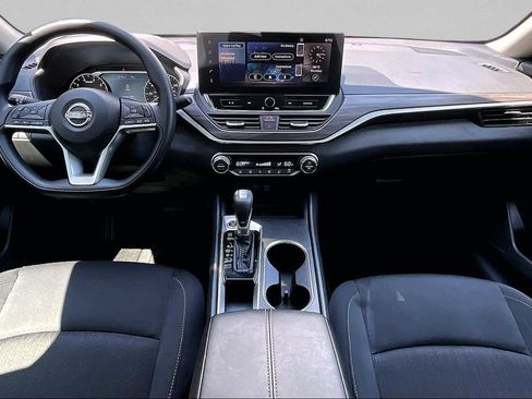 Used 2025 Nissan Altima 2.5 SV w/ SV Special Edition Package FWD image 8