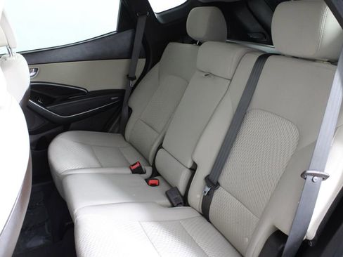 Used 2017 Hyundai Santa Fe Sport image 18