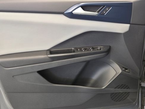 Used 2022 Volkswagen Taos SE image 14