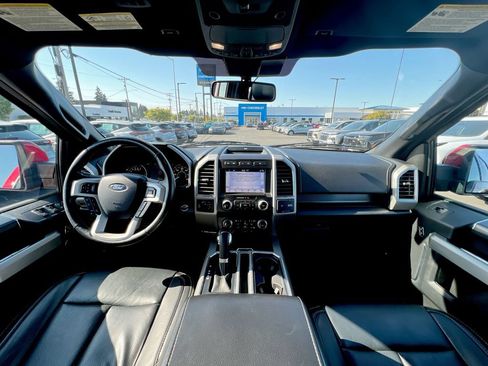 Used 2019 Ford F150 Lariat w/ Equipment Group 502A Luxury AWD/4WD image 18