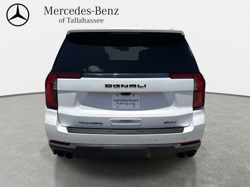 Used 2025 GMC Yukon Denali Ultimate AWD/4WD image 6