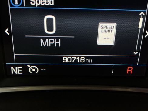 Used 2018 GMC Terrain SLT w/ Preferred Package image 17