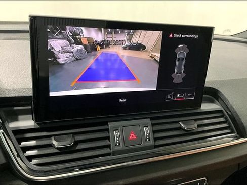 Used 2023 Audi Q5 2.0T Premium w/ Convenience Package AWD/4WD image 17