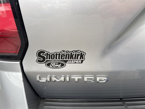 Used 2021 Ford Expedition Max Limited image 19