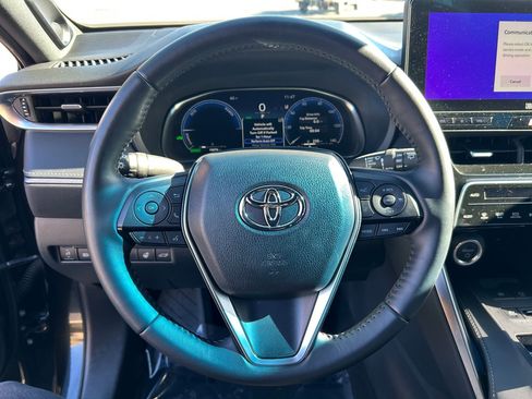Used 2024 Toyota Venza Limited image 12