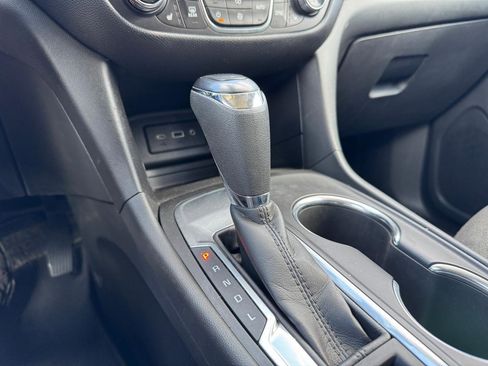 Used 2020 Chevrolet Equinox LT image 23