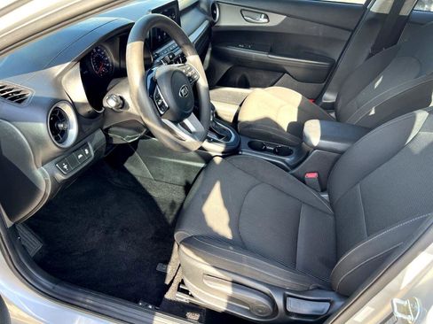 Used 2019 Kia Forte LXS image 9