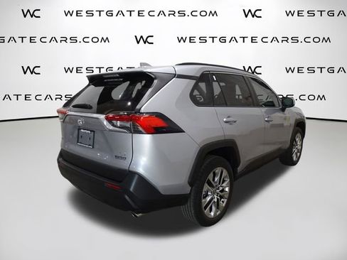 Used 2021 Toyota RAV4 XLE Premium image 40
