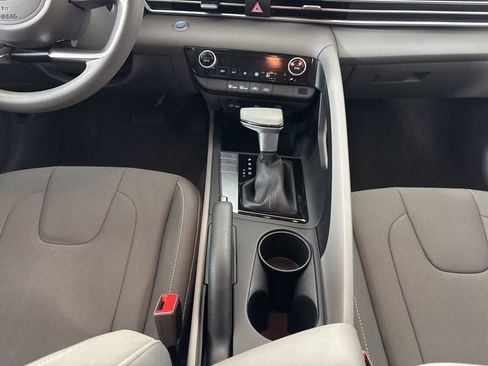 Used 2023 Hyundai Elantra SEL w/ Preferred Accessory Package image 22