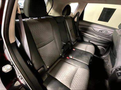 Used 2020 Nissan Rogue S FWD image 31
