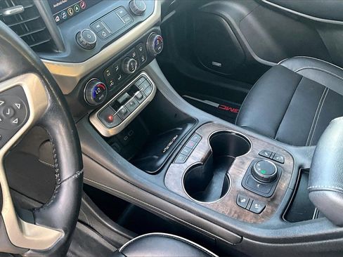 Used 2020 GMC Acadia Denali w/ Technology Package image 14