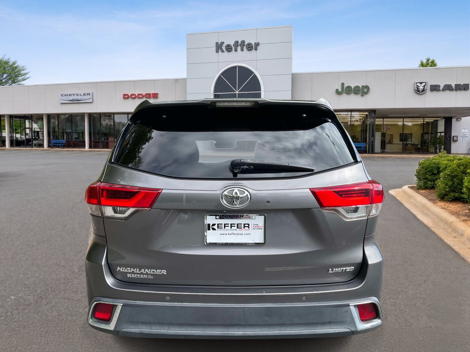 Used 2017 Toyota Highlander Limited FWD image 5