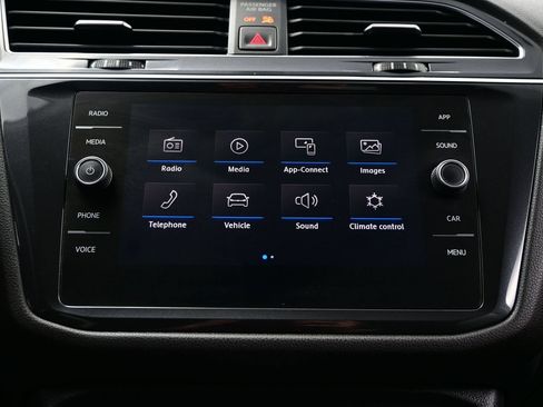 Used 2019 Volkswagen Tiguan SE AWD/4WD image 19