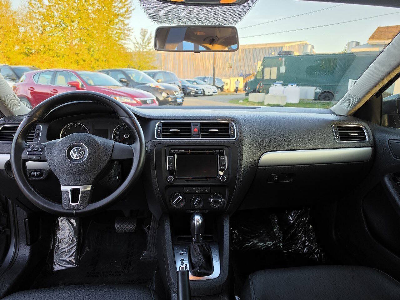 Used 2013 Volkswagen Jetta SE FWD image 13