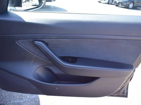 Used 2020 Tesla Model 3 Standard Range RWD image 34