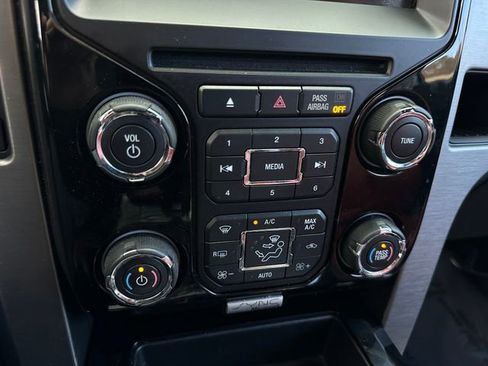 Used 2013 Ford F150 Limited image 30