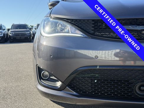 Used 2020 Chrysler Pacifica Limited w/ Advanced Safetytec Group image 9