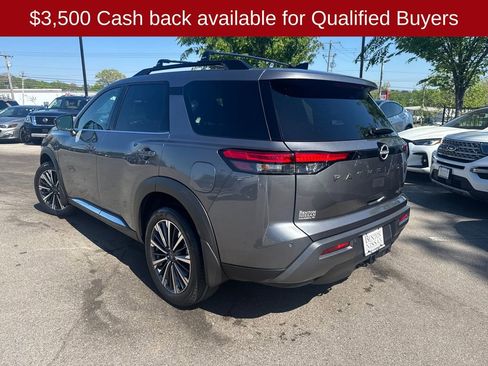 New 2026 Nissan Pathfinder Platinum FWD image 6