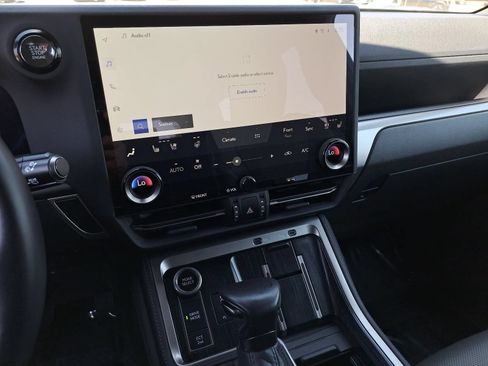 Used 2025 Lexus GX 550 w/ Cold Area Package AWD/4WD image 22